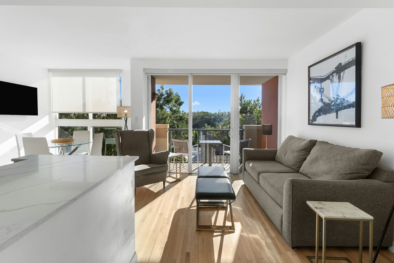 The Mutiny Hotel 504 01 Living Room 