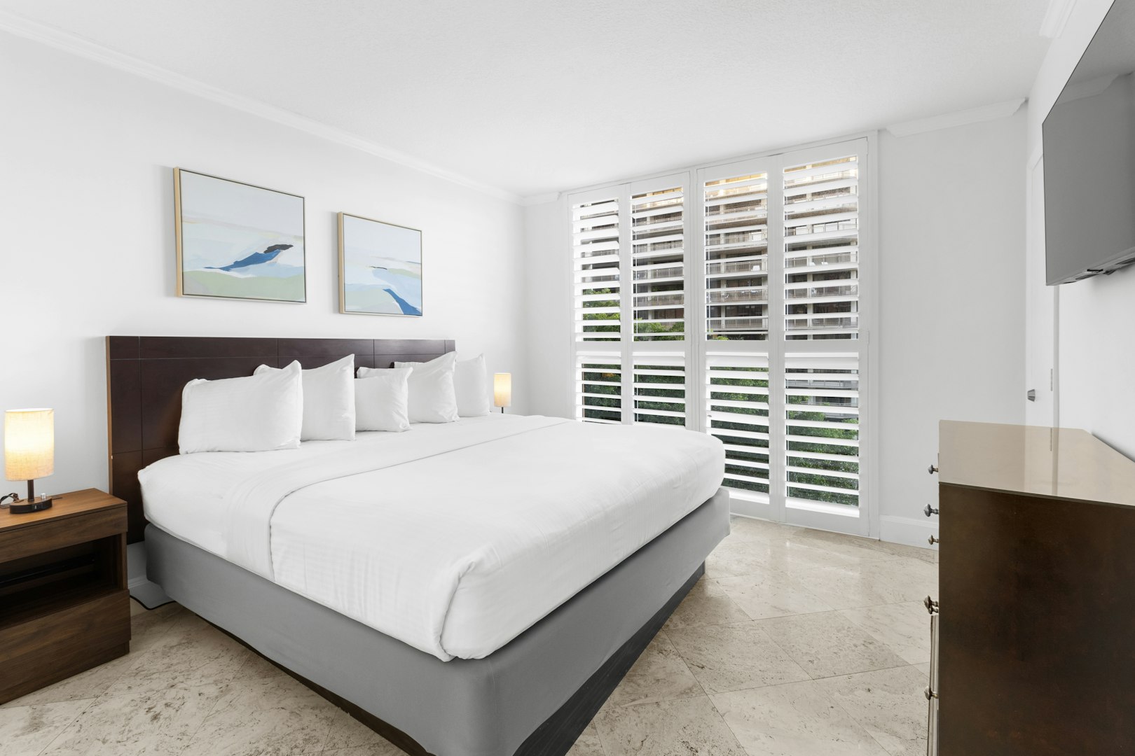 The Mutiny Hotel 703 01 Bedroom 