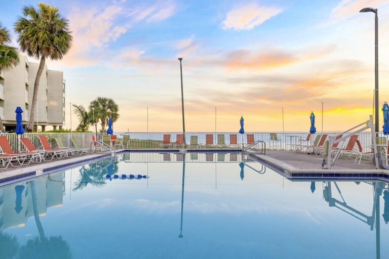 Sailport Waterfront Suites - Outdoor Pool and Sun Deck